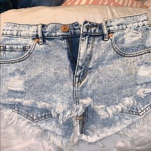 AMAZING high rise white washed shorts!